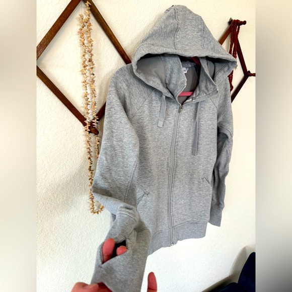 Athleta Triumph Hoodie in Charcoal Gray Heather - Picture 5 of 16